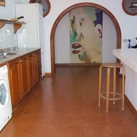 Ola Apartment *