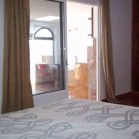 Ola Apartment *