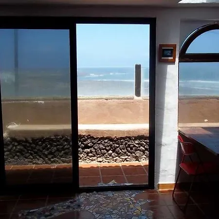 Ola Apartment *